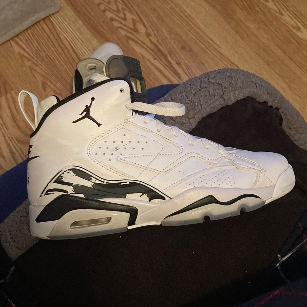 Nike White and Black Air Sneakers
